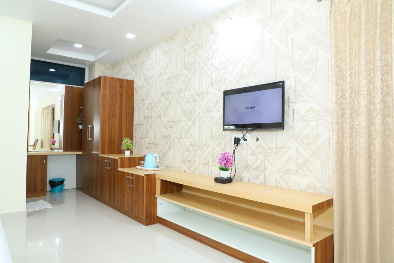 Hotel 8Th Mile Suites Bangalore Eksteriør billede