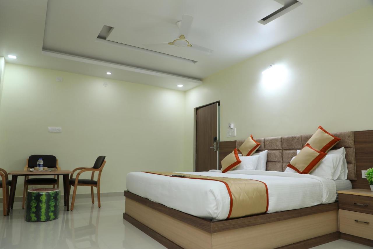 Hotel 8Th Mile Suites Bangalore Eksteriør billede