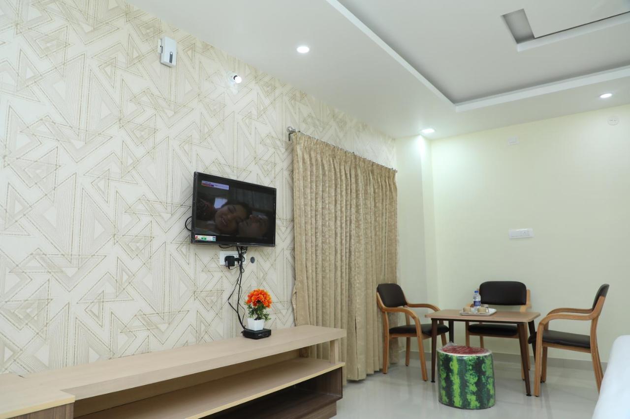 Hotel 8Th Mile Suites Bangalore Eksteriør billede