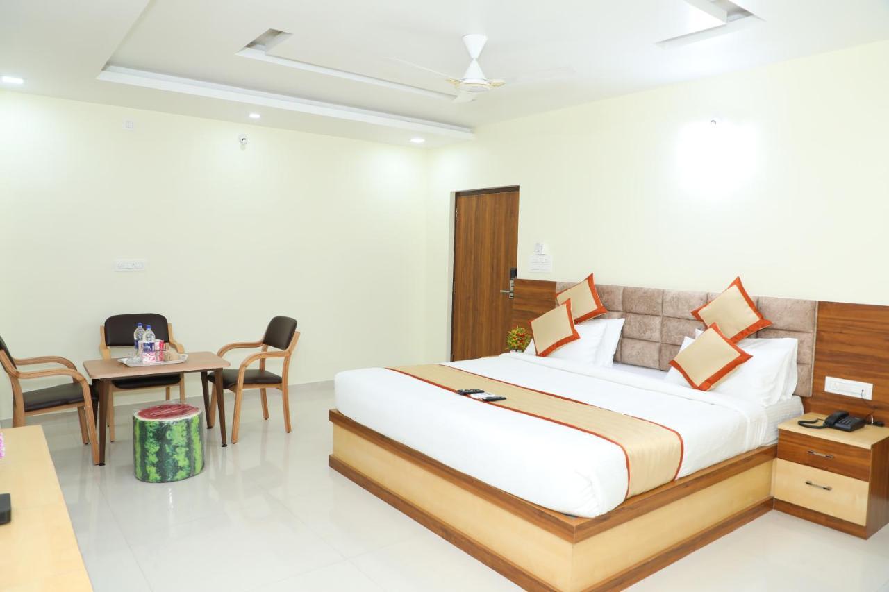 Hotel 8Th Mile Suites Bangalore Eksteriør billede