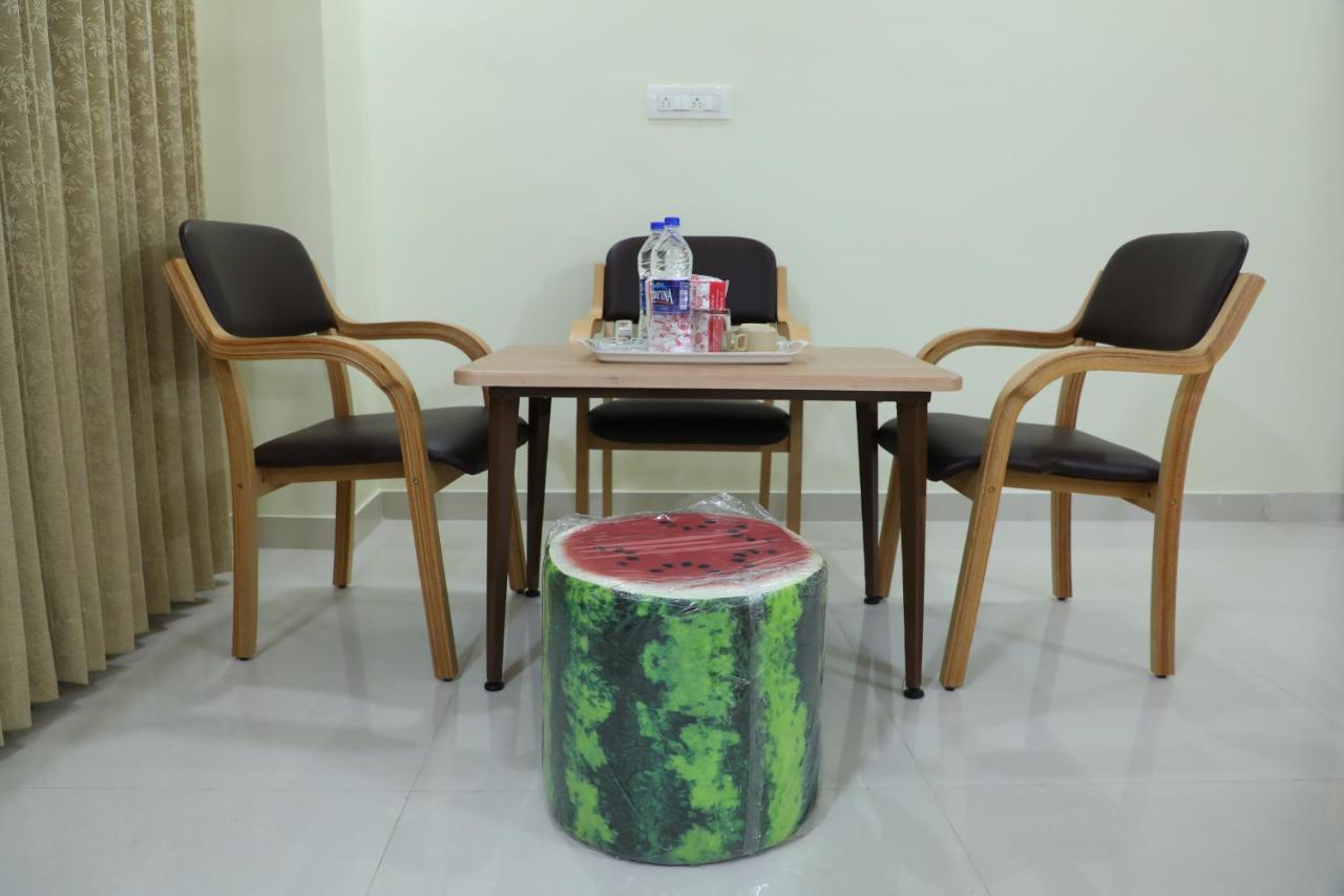 Hotel 8Th Mile Suites Bangalore Eksteriør billede