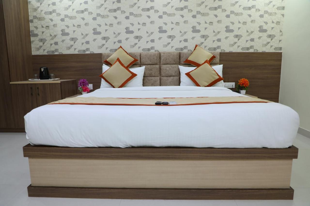 Hotel 8Th Mile Suites Bangalore Eksteriør billede